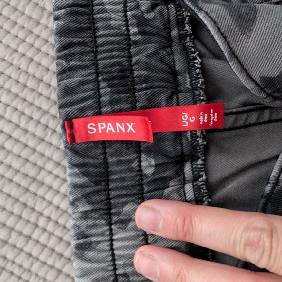Spanx camo joggers - Picture 4 of 4